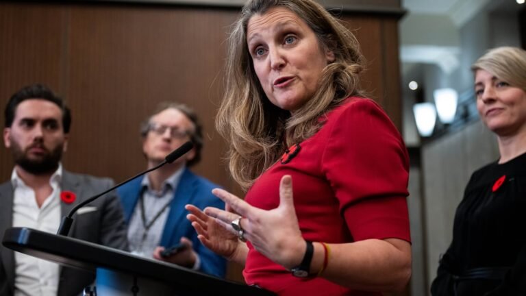 Freeland says meeting of Canada-U.S. relations cabinet committee focused on trade, border